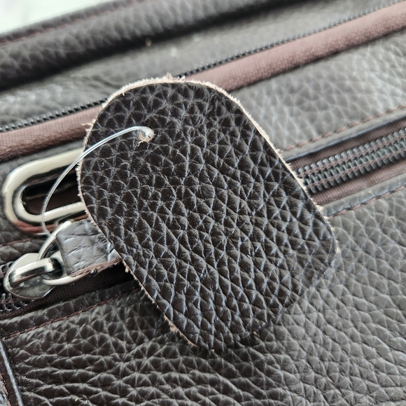 NWOT - WOMENS GENUINE LEATHER WAIST BAG HAS MULTIPLE POCKETS & PHONE GROMMET - Picture 15 of 16